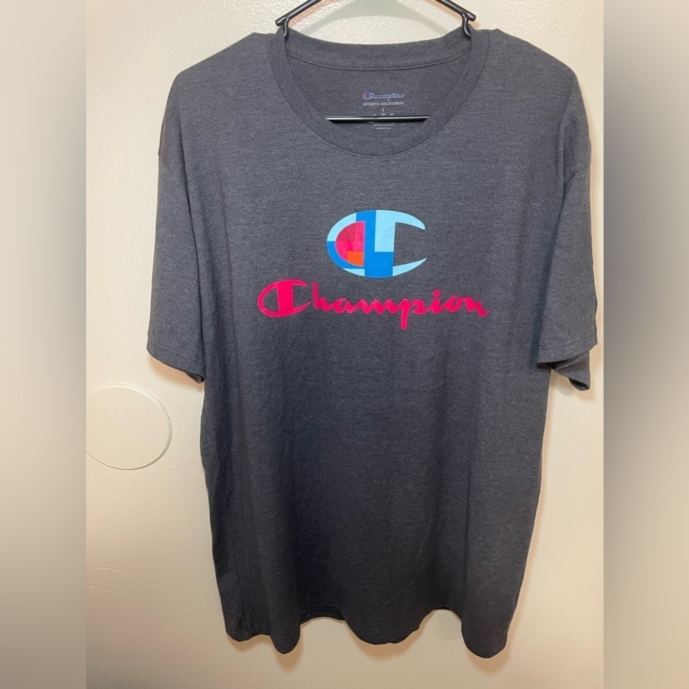 ✨2 For $6 Champion Men’s Tshirt Size L #B1